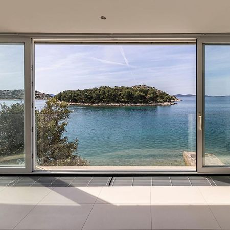 Beachfront villa Tribunj Tribalj Exteriör bild