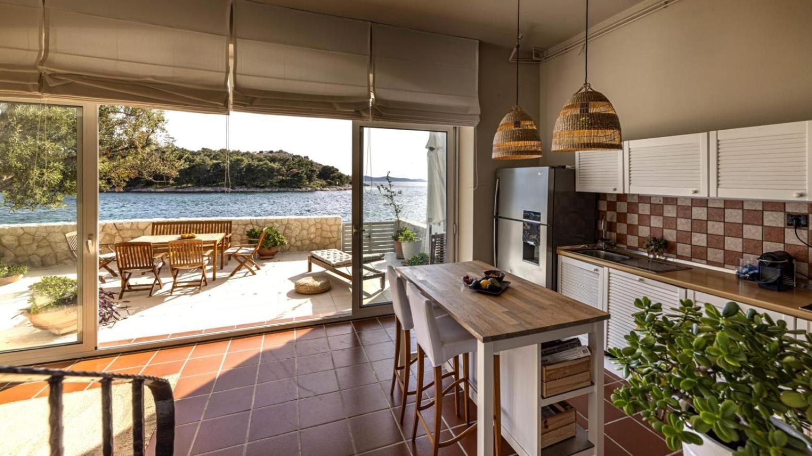 Beachfront villa Tribunj Tribalj Exteriör bild