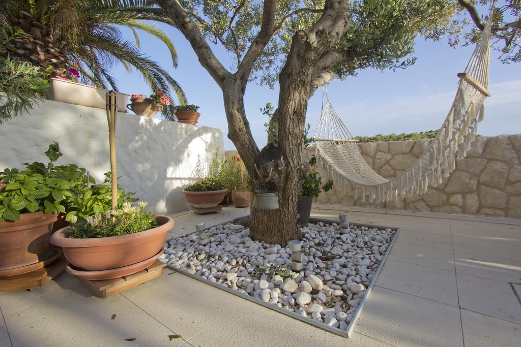 Beachfront villa Tribunj Tribalj Exteriör bild