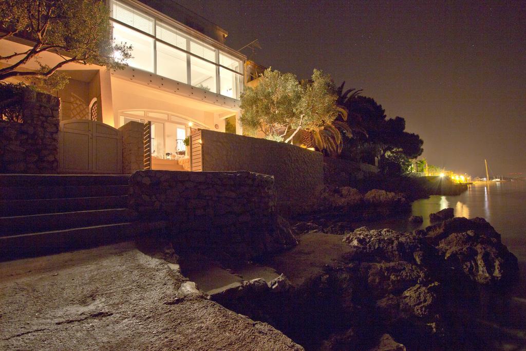 Beachfront villa Tribunj Tribalj Exteriör bild